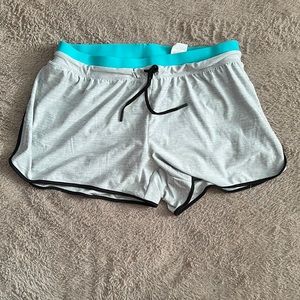 8 women’s grey and torquise shorts with inner layer